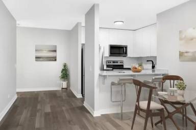 Main picture of 125 W Huron St