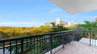 Main picture of 3530 SW 22nd St