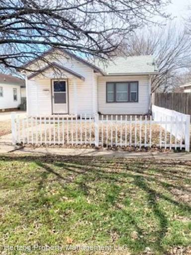 Main picture of 818 N Elm St