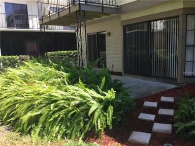 Main picture of 5999 Village Cir