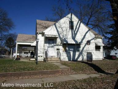 Main picture of 323 E Louise St