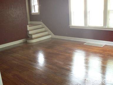 Main picture of 4707 E Lewis St