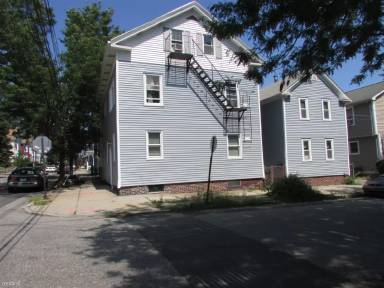 Main picture of 199 Ives St