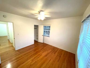 Main picture of 4644 Newport Ave