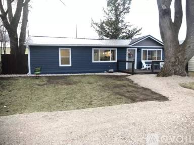 Main picture of 1008 2nd St E