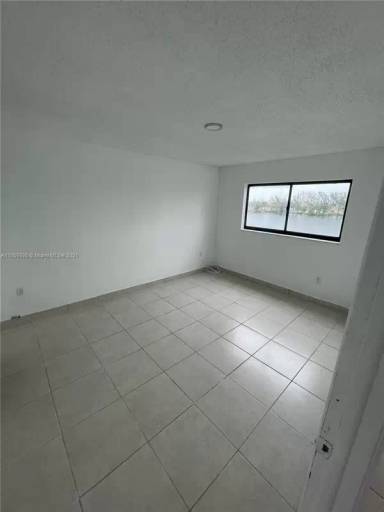 Main picture of 16923 NW 53rd Ave