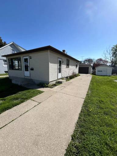 Main picture of 2315 Monroe Ave