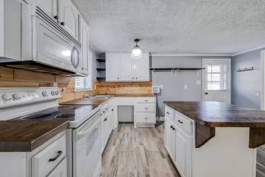 Main picture of 845 Ebenezer Rd
