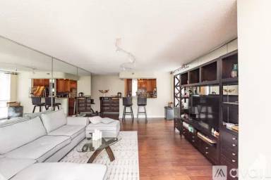 Main picture of 200 North Dearborn Condos