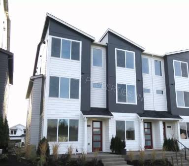 Main picture of 18590 SW Precipice Ln
