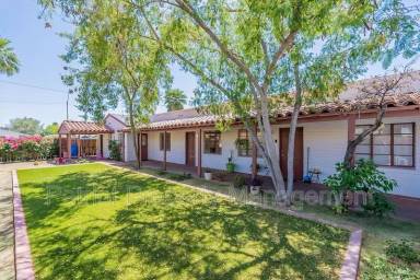 Main picture of 928 W McDowell Rd