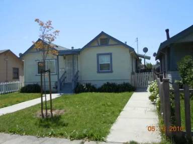 Main picture of 739 Indiana St