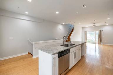 Main picture of 4124 Tower St