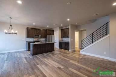 Main picture of 2987 Sunburst Dr