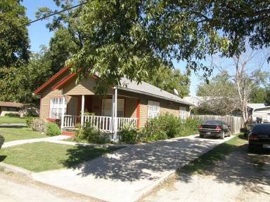 Main picture of 1033 N Milam St
