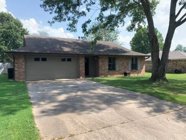 Main picture of 1007 Westridge Ln