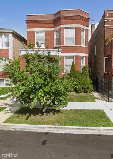 Main picture of 6211 S Rockwell St