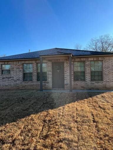 Main picture of 500 N 38th St