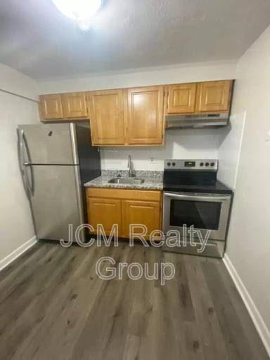 Main picture of 55 Elmwood Park