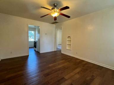 Main picture of 2604 NW Pollard Ave