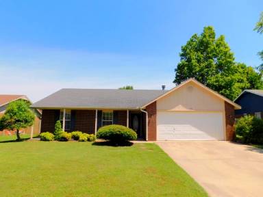 Main picture of 4406 W Beaver Ln