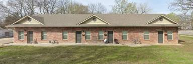 Main picture of 401 S Davis Ave