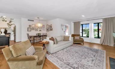Main picture of 103 W Palmcroft Dr