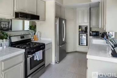 Main picture of 212 N Catalina Ave