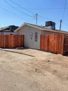 Main picture of 687 W Orange Ave