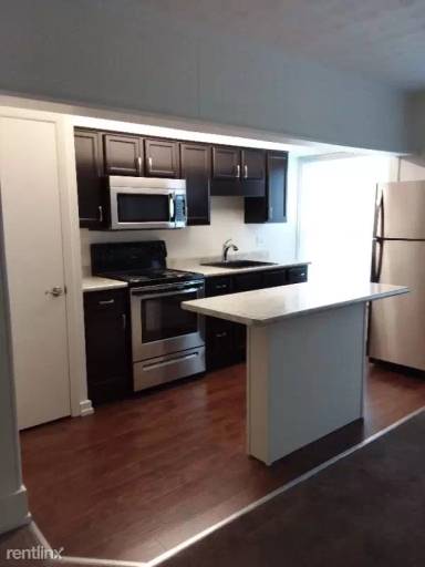 Main picture of 225 1/2 E Findlay St