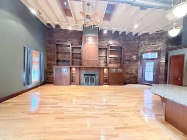 Main picture of 318 N Main St