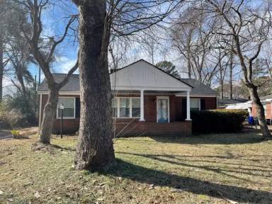 Main picture of 2702 Jefferson Dr