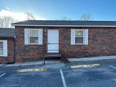 Main picture of 2301 Lakeland Dr