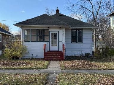 Main picture of 1042 1st St N