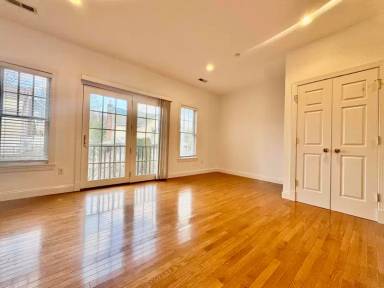 Main picture of 22 Hall Ave