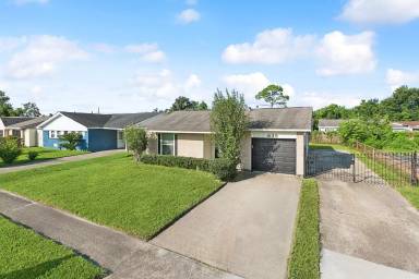 Main picture of 639 Mockingbird Ln