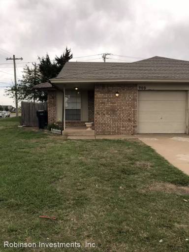 Main picture of 900-902 SW 97th St