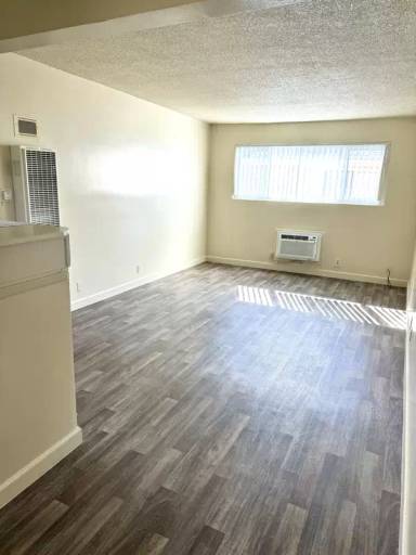 Main picture of 6248 N San Gabriel Blvd