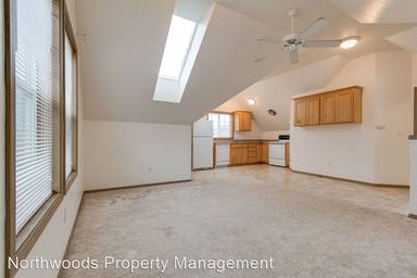Main picture of 1401 Lawrence Aly