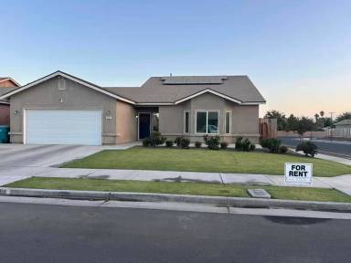 Main picture of 688 W Willow Oak Ave