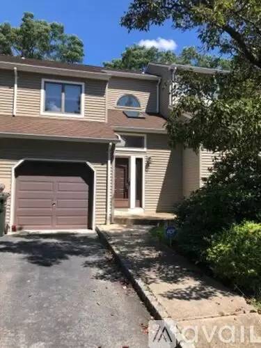 Main picture of 31 Oak Mews Ct
