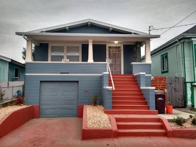 Main picture of 885 43rd St