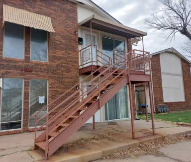 Main picture of 1650 S Fern St