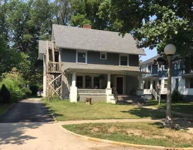 Main picture of 805 W Green St