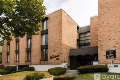 Main picture of 2612 N Maryland Ave