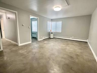 Main picture of 424 Bridge Ave