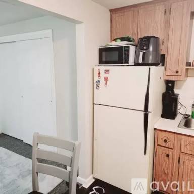 Main picture of 83 Pleasant St