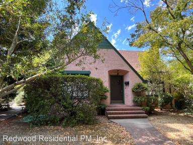 Main picture of 925 Wright St