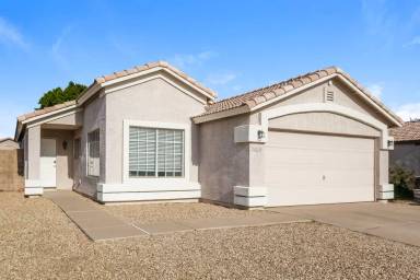 Main picture of 24620 N 38th Ln