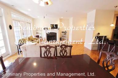 Main picture of 2656 N Halsted St